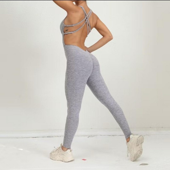 Padded Sports Jumpsuit✨ - Picture 1 of 3